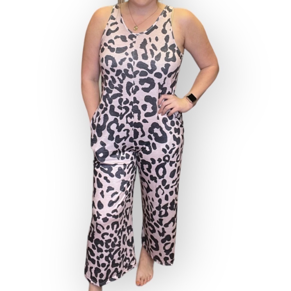 Leopard Jumpsuit Taupe Pink Hue and Black Boutique Brand New in Bag Size Med‌‍‍‍